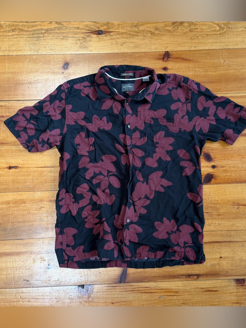 Quicksilver Men's Short-Sleeve Hawaiian Button-Up Shirt - Black & Maroon
